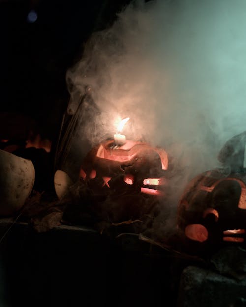 Kostenloses Stock Foto zu geschnitzter kürbis, halloween, halloween-kürbis