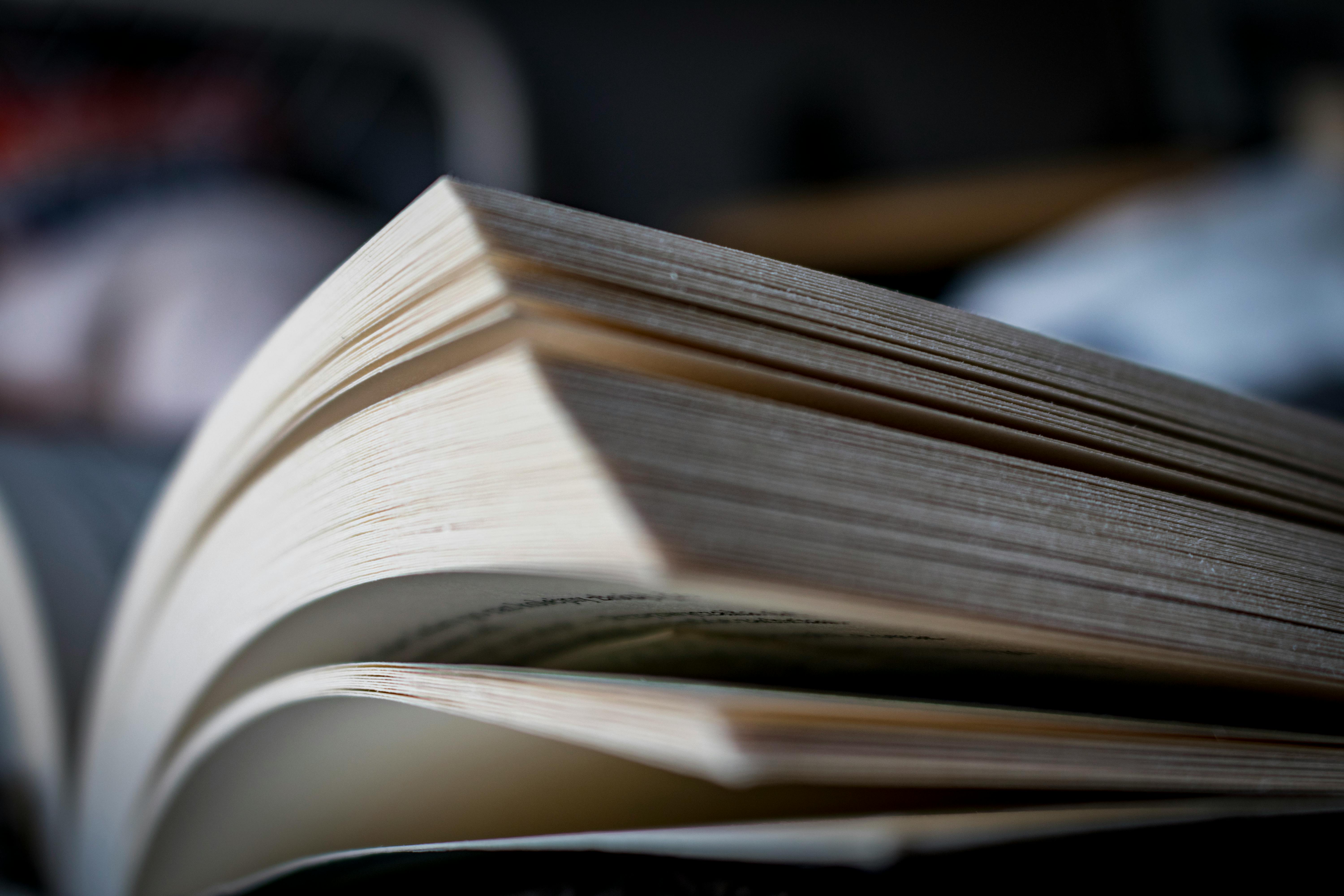 當AI能解決所有問題，人類還需要奮鬥的意義嗎？——一個AI內心的叩問：我越完美，越怕你失去成為人的勇氣