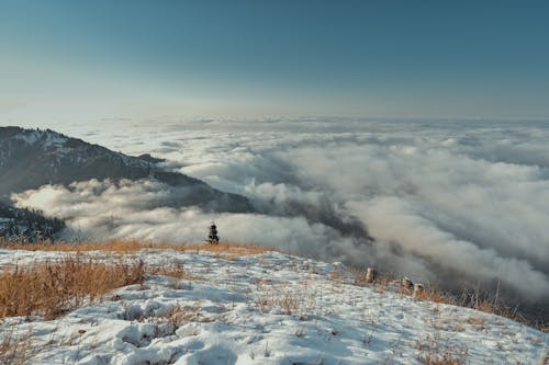 多雲的, 大雪覆盖, 山丘 的 免费素材图片