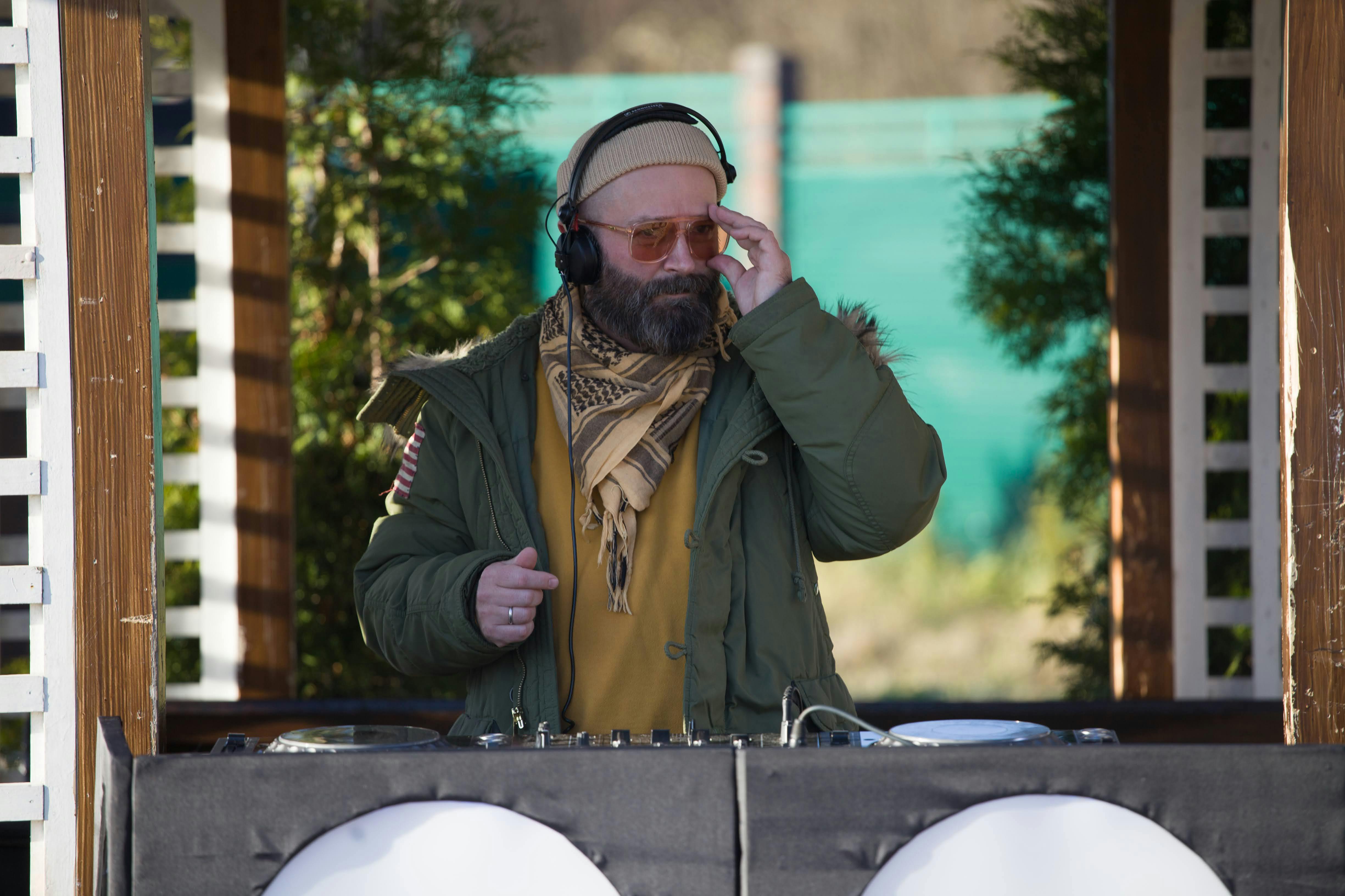 While Zach Galifianakis finds peace in gardening, I’m at war with raccoons — Photo by Sergey Platonov on Pexels