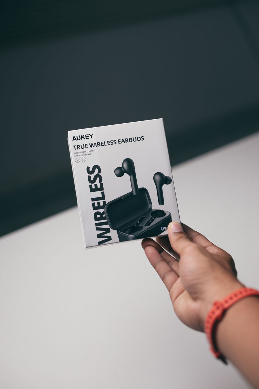 Caja impresa para auriculares y accesorios tecnológicos