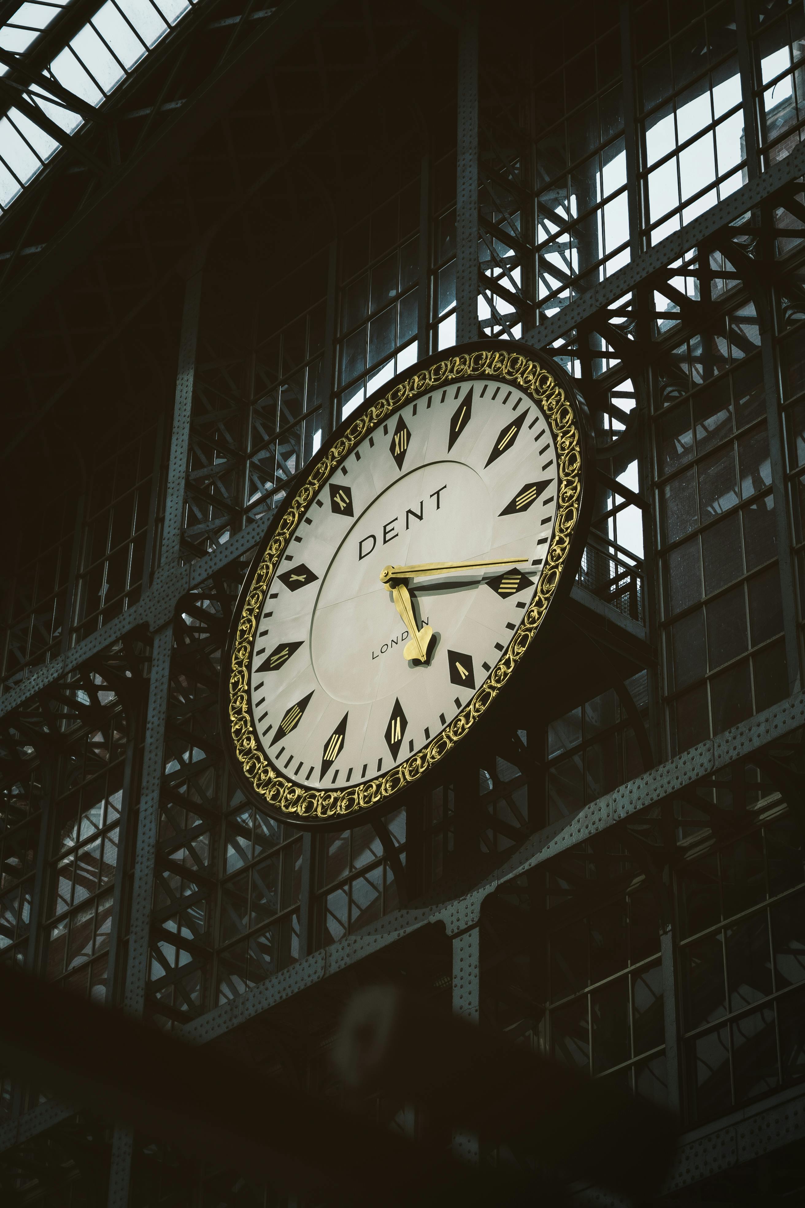 Large Analog Clock in the Street · Free Stock Photo