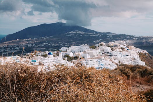 Η παραλία Κολούμπος στη Σαντορίνη