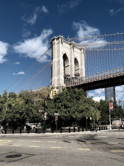 Бесплатное стоковое фото с архитектура, бруклинский мост, вертикальный выстрел