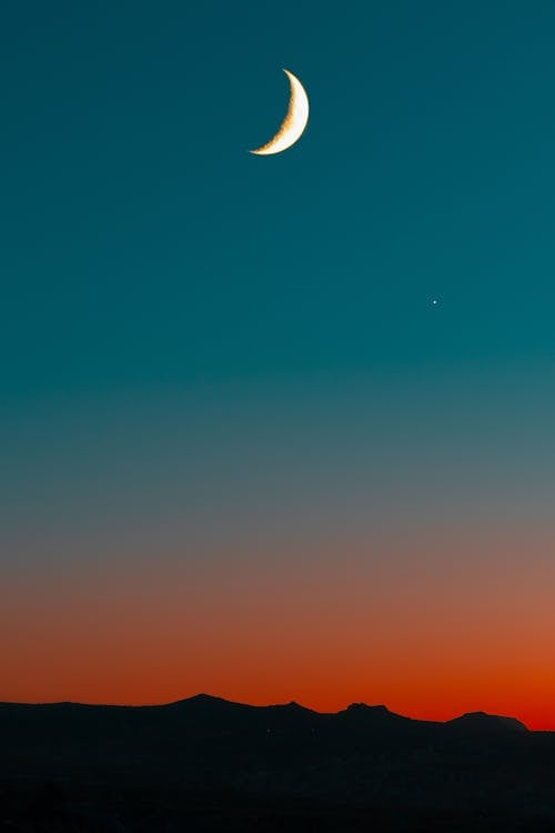 Photo of a Crescent Moon