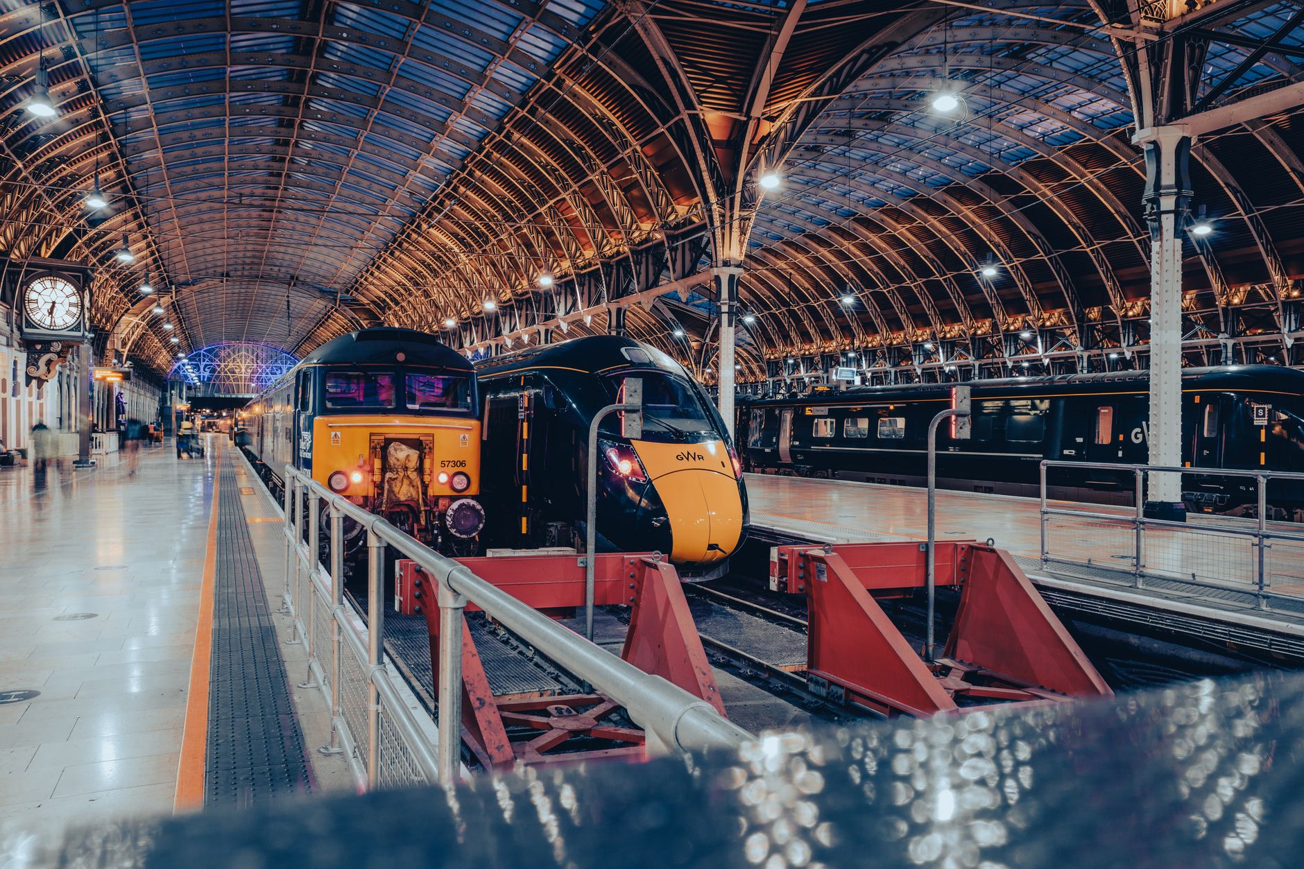 Londra Paddington istasyonu çevresinde dumanlar