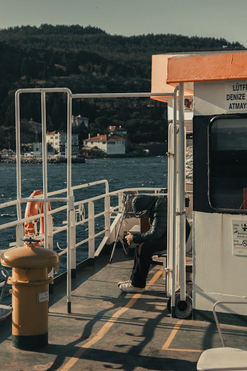 Δωρεάν στοκ φωτογραφιών με άνθρωπος, βάρκα, καθιστός