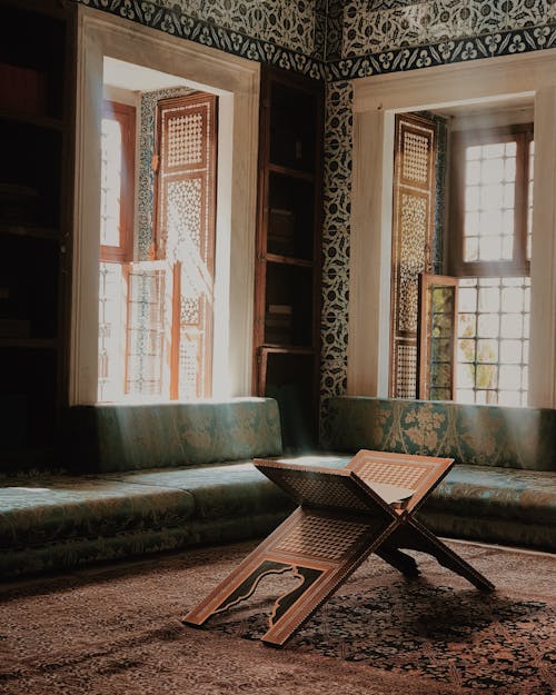 Free Classic Islamic Flat Interior of House in Istanbul Stock Photo