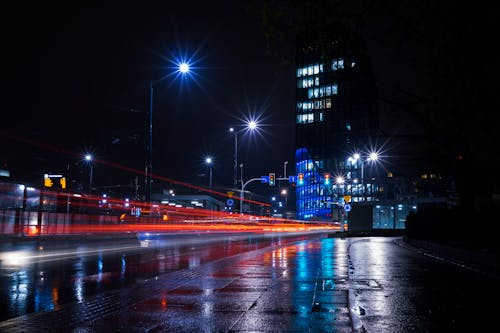 無料 夜間の道路のタイムラプス写真 写真素材