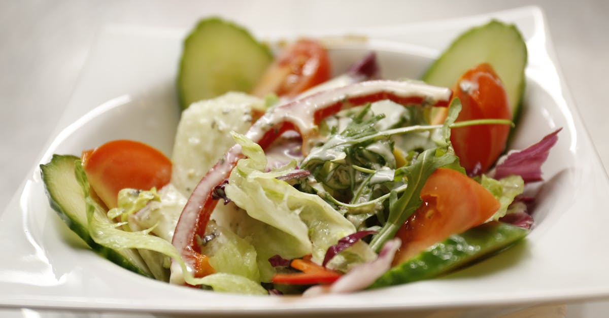 How long does cucumber tomato salad last in the fridge