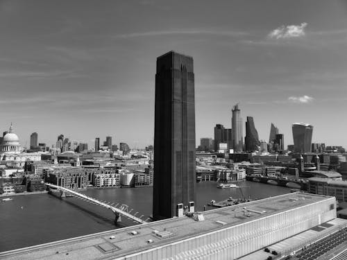 Foto profissional grátis de arquitetura, arranha-céu, centro da cidade