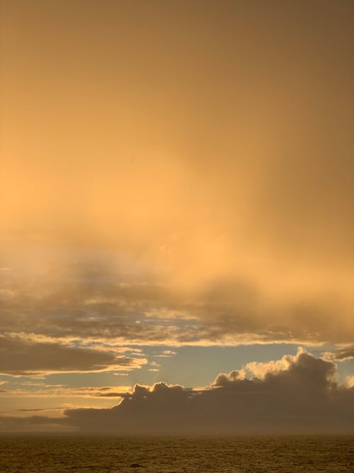 Fotos de stock gratuitas de cielo nublado, horizonte, mar