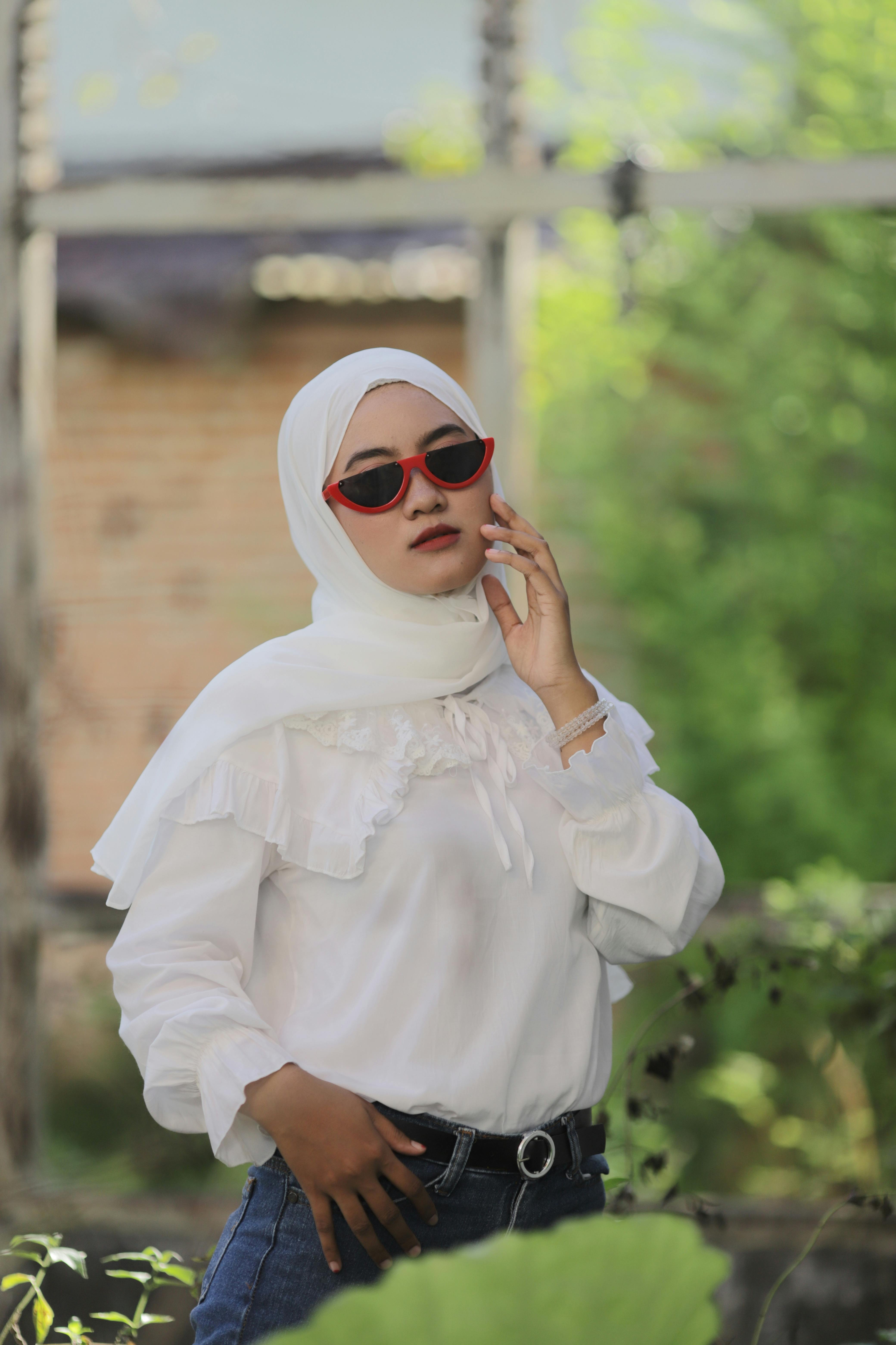 White hijab cheap style