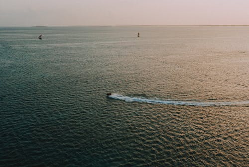 Základová fotografie zdarma na téma letecká fotografie, moře, motorový člun
