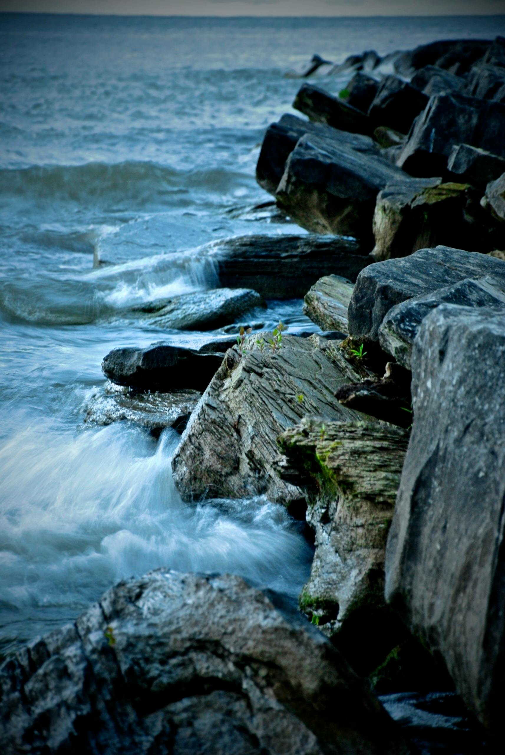 Water Flowing in a Rocky River · Free Stock Photo