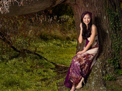 Бесплатное стоковое фото с азиатская красота, азиатская модель, дерево