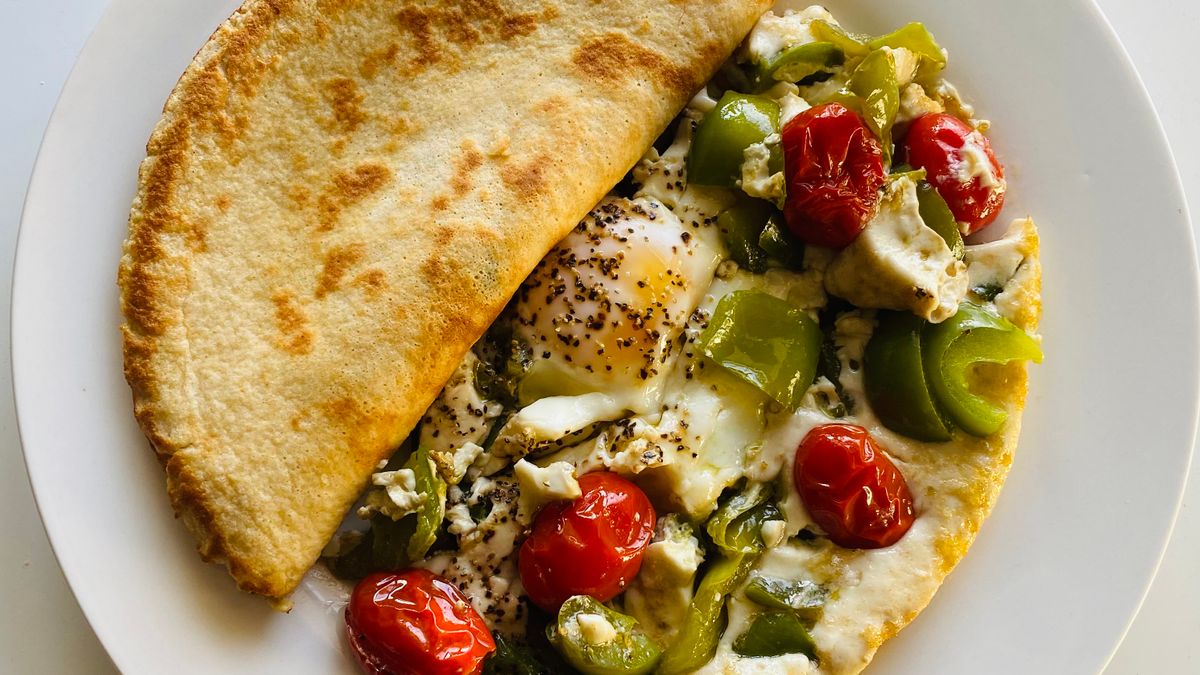 Pepper piperade omelette