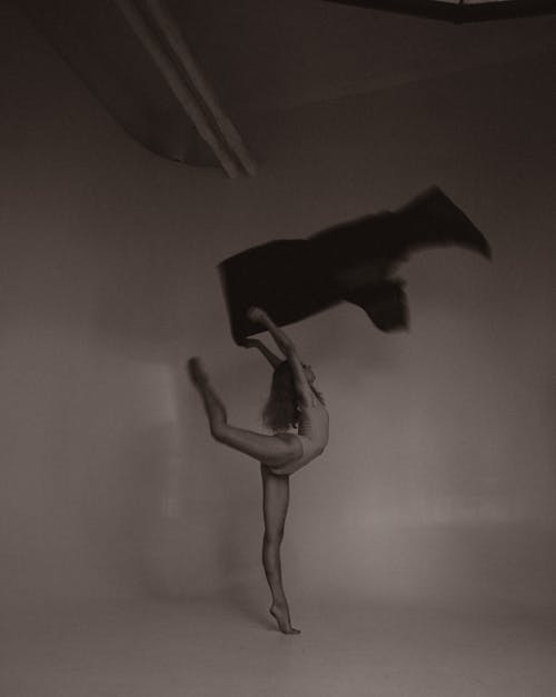 Gratis stockfoto met ballerina, blootsvoets, dansen Stockfoto