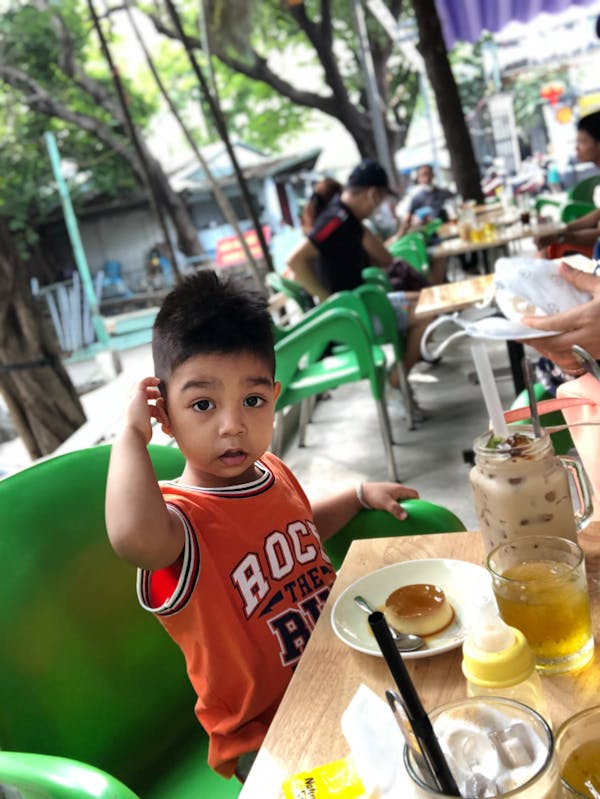 Real-time fleet tracking and delivery optimization