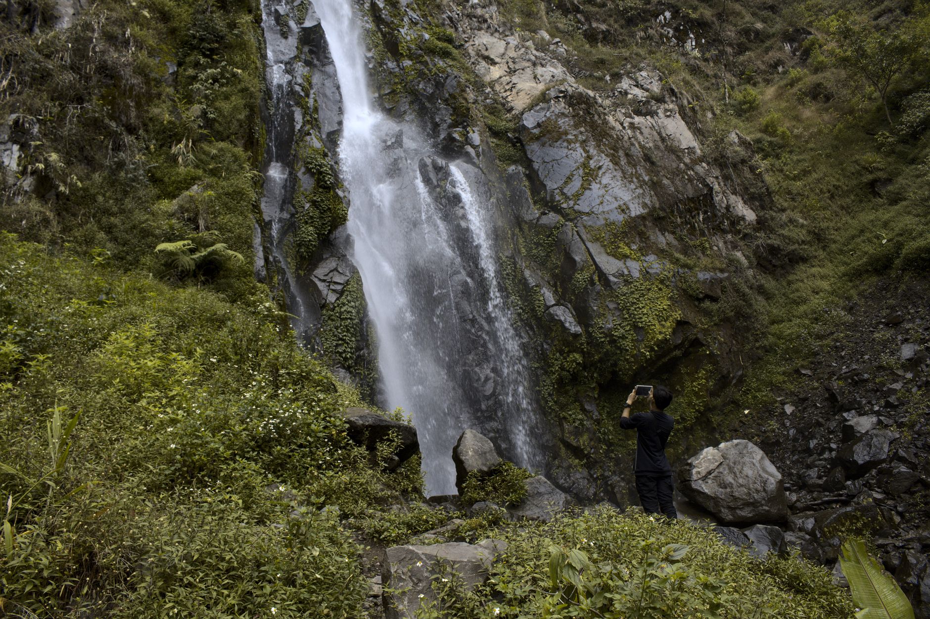 Menjelajahi Keindahan Air Terjun Lider di Banyuwangi: Panduan Lengkap untuk Petualang