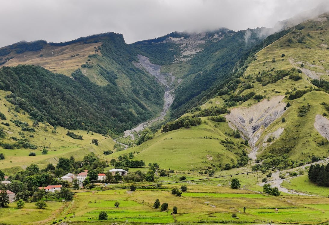 Základová fotografie zdarma na téma mraky, zeleň, zelené hory