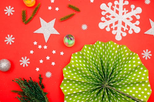 Immagine gratuita di decorazioni natalizie, laici piatta, sfondo natalizio