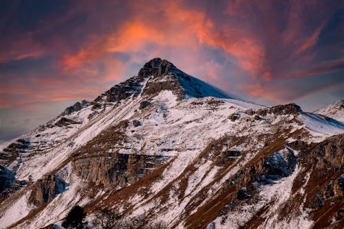 Photos gratuites de chaîne de montagnes, ciel spectaculaire, coucher de soleil