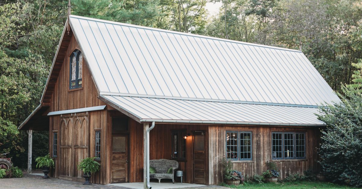 Explore this beautiful rustic barn, perfect for weddings or events, surrounded by lush nature.