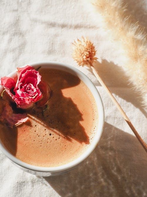 Kostenloses Stock Foto zu getränk, hohe winkelansicht, kaffee