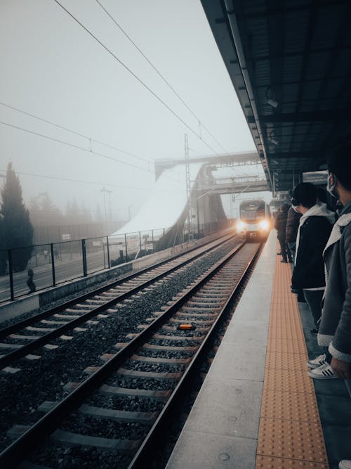 Imagine de stoc gratuită din căi ferate, fotografiere verticală, gară