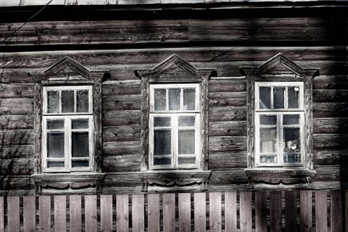 Ingyenes stockfotó ablak, bungaló, düledező témában