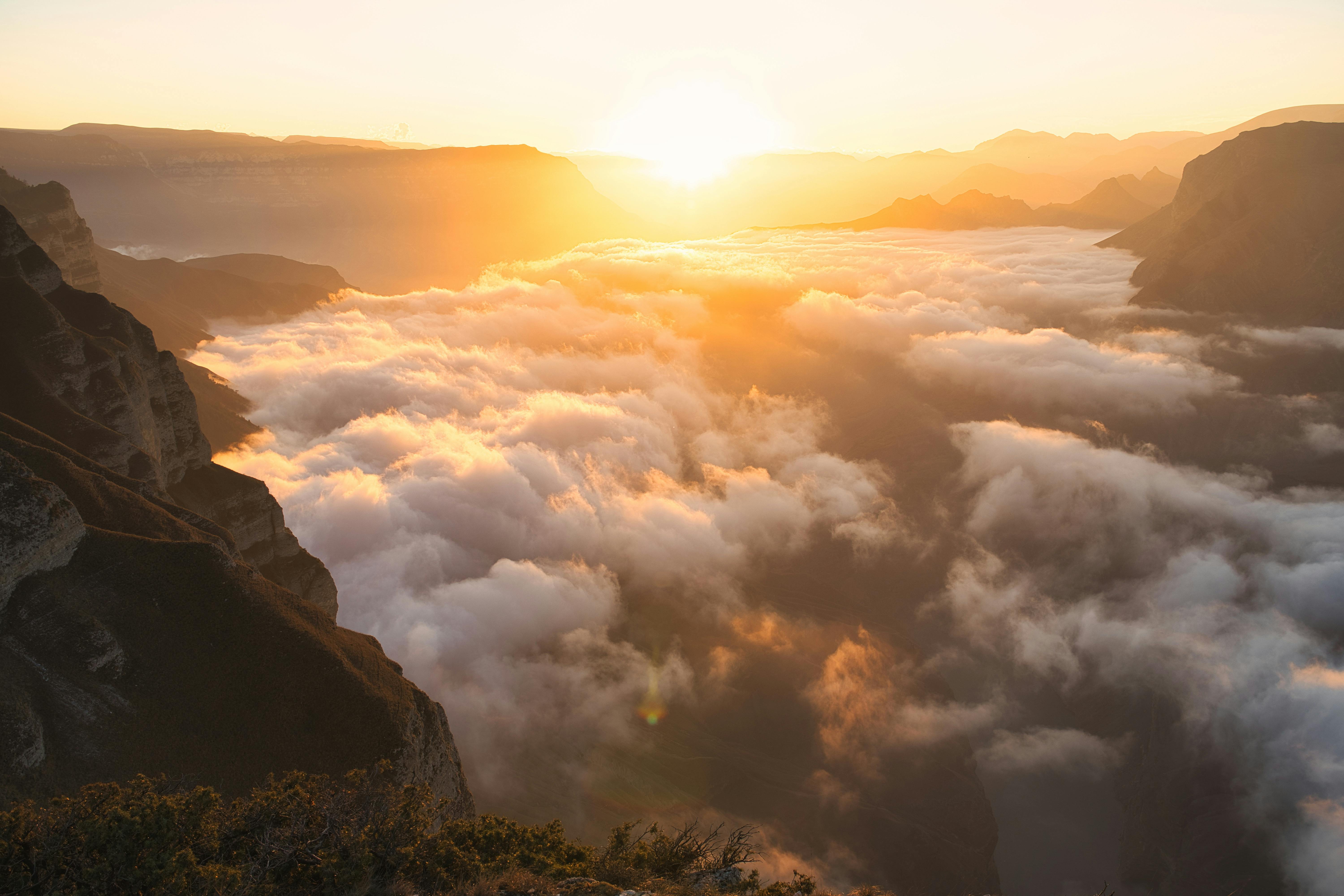 Photo gratuite de collines, coucher de soleil, fond d'écran, lac