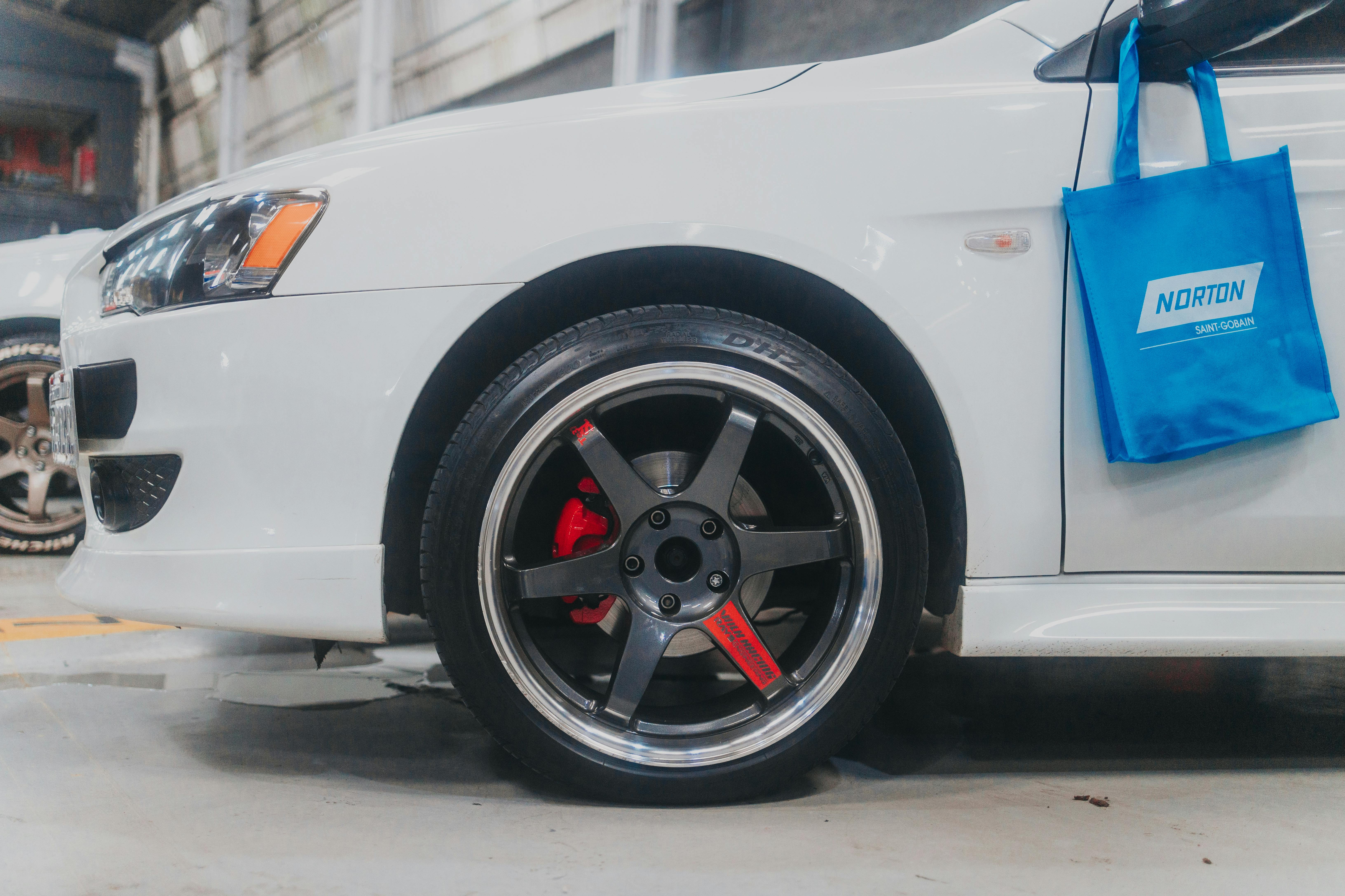 Tire Shop Rims Photos, Download The BEST Free Tire Shop Rims Stock ...