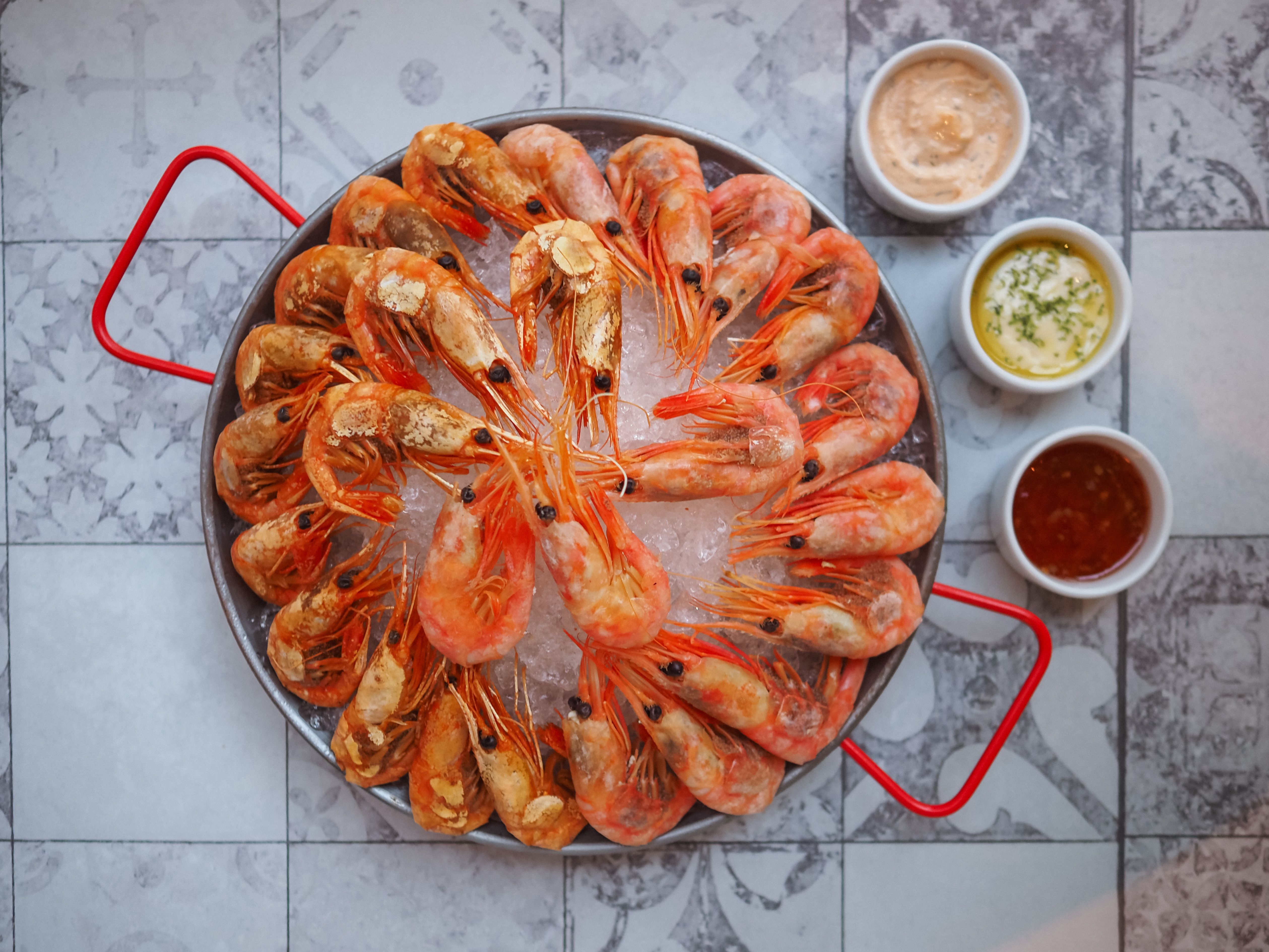 White-Wine Shrimp with Lemon Butter