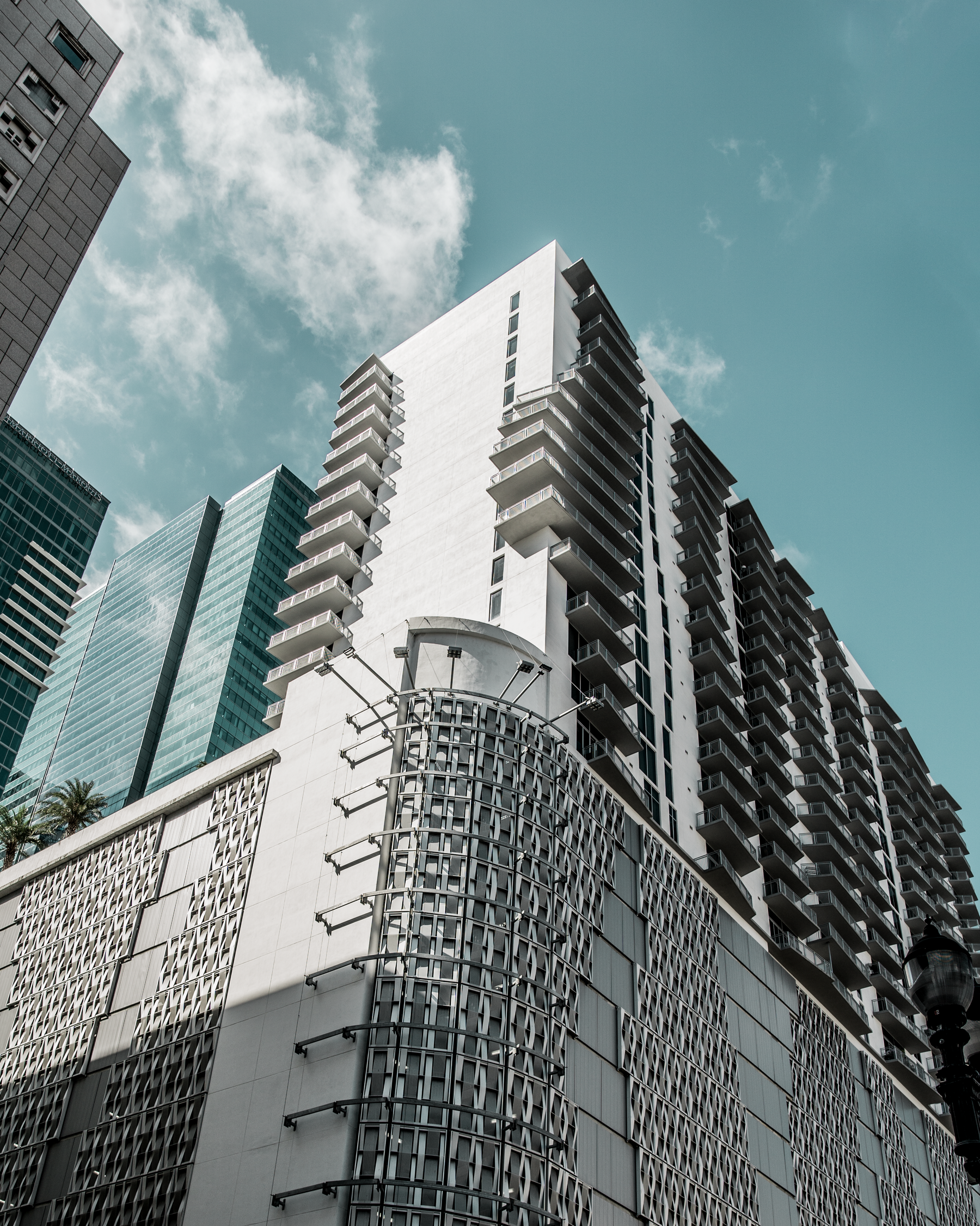 Worm's Eye View of Building · Free Stock Photo