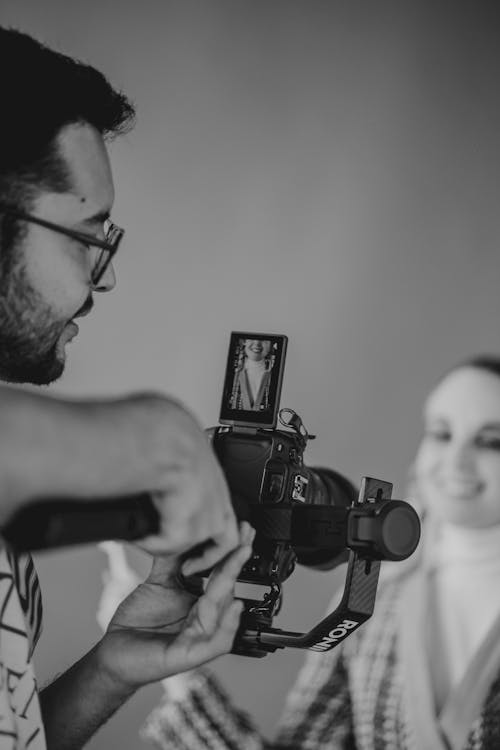 Základová fotografie zdarma na téma černobílý, fotoaparát, jednobarevný