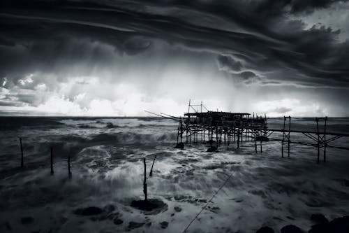 Бесплатное стоковое фото с буря, волны, деревянная платформа