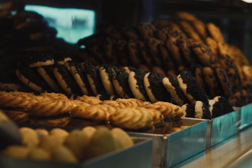 Fotografía De Enfoque Selectivo De Donas Y Galletas