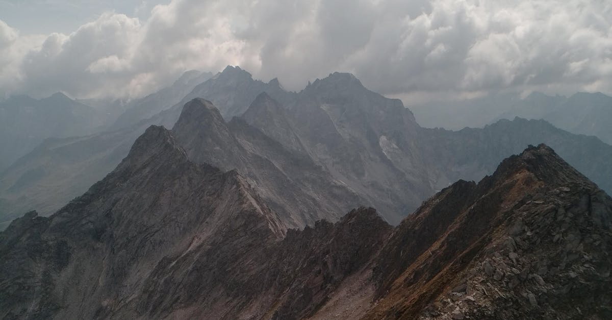 Brown and Gray Mountain · Free Stock Photo