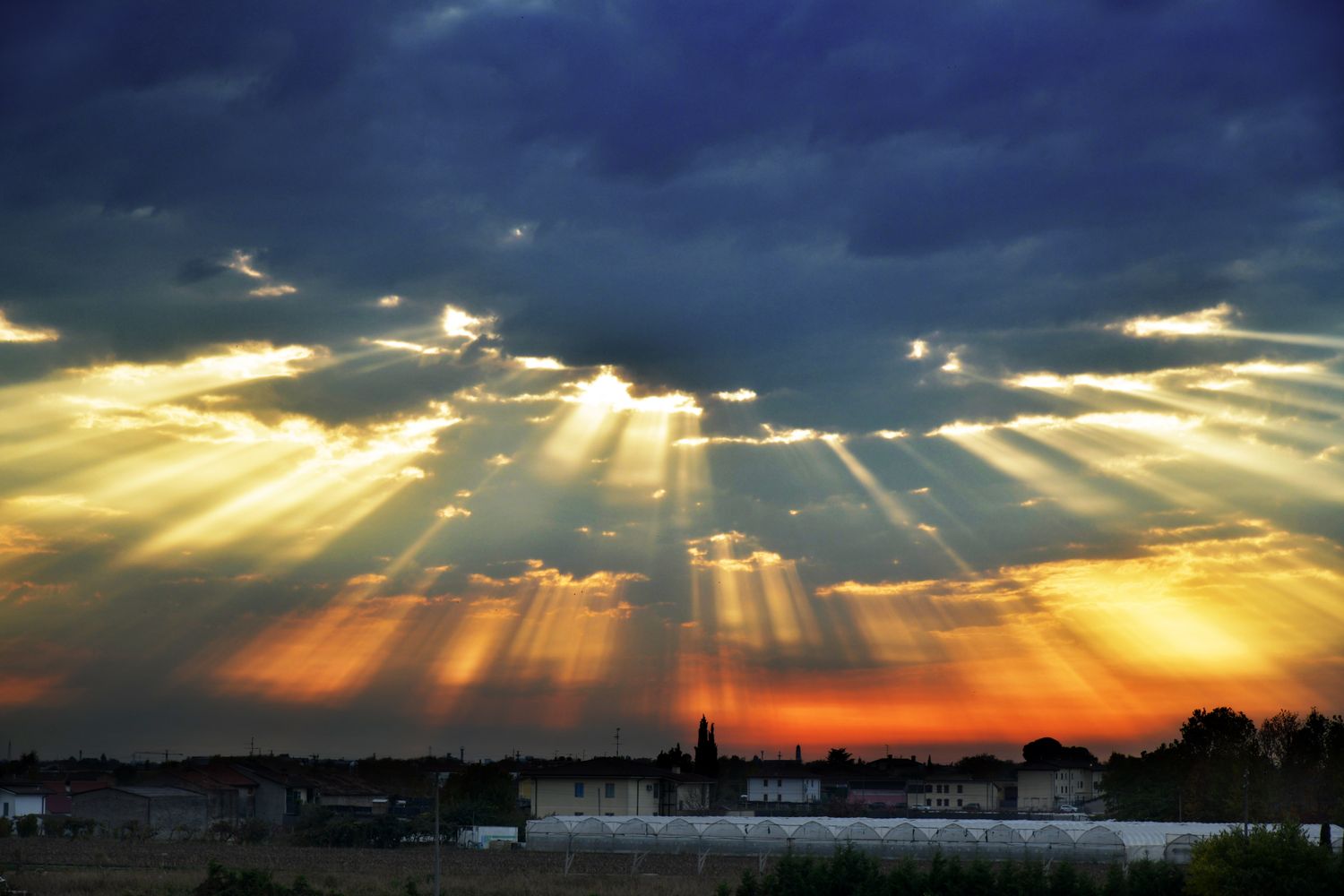 Crepuscular Rays Photos, Download The BEST Free Crepuscular Rays Stock ...