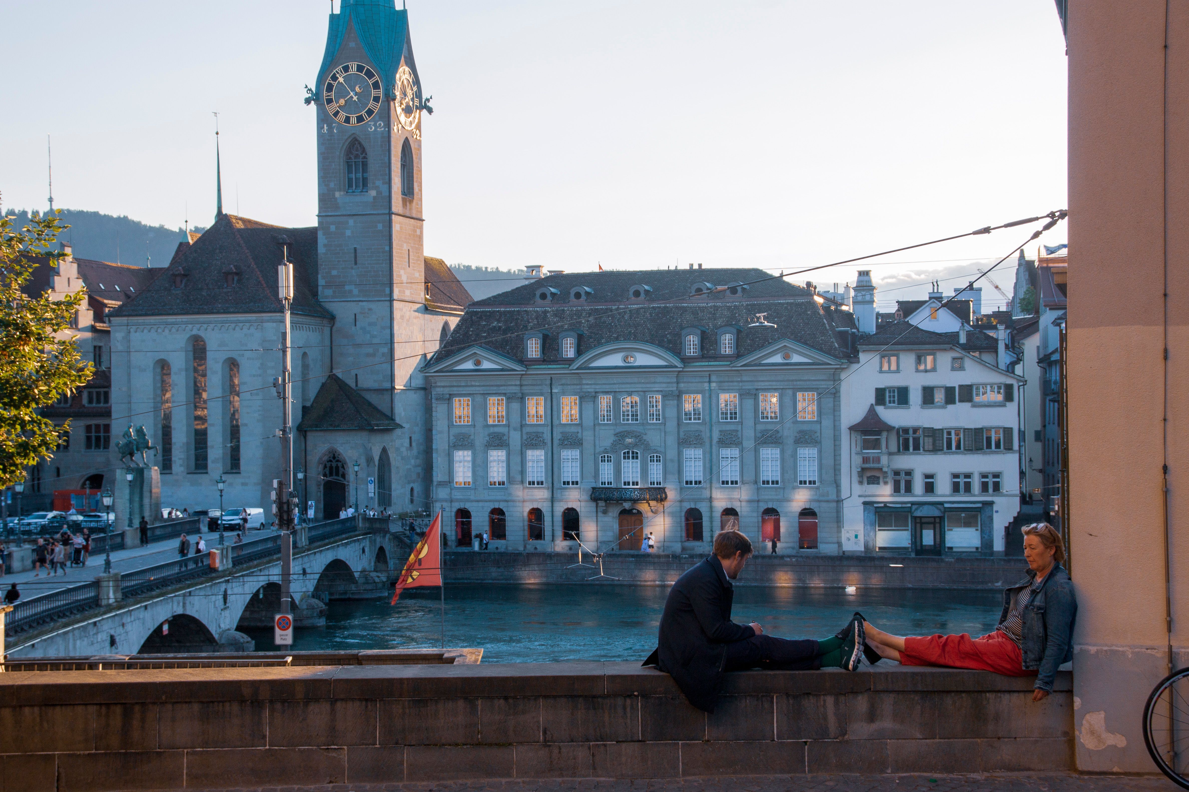 Swiss banks post record 2025 profits, eye 2026 growth despite staff cuts