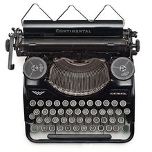 A vintage typewriter seen from above — photo by mali maeder on Pexels