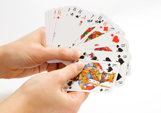 Online Casino: Spielautomaten und Live-Spiele im Überblick