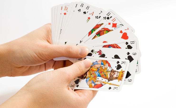 Online Casino: Spielautomaten und Live-Spiele im Überblick