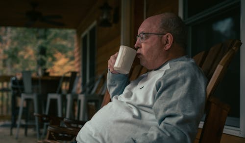 คลังภาพถ่ายฟรี ของ การดื่ม, กาแฟ, ชายสูงอายุ