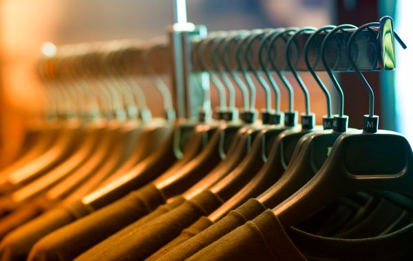 How to organize a closet without shelves