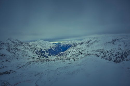 Fotobanka s bezplatnými fotkami na tému chladný, hory, pohorie