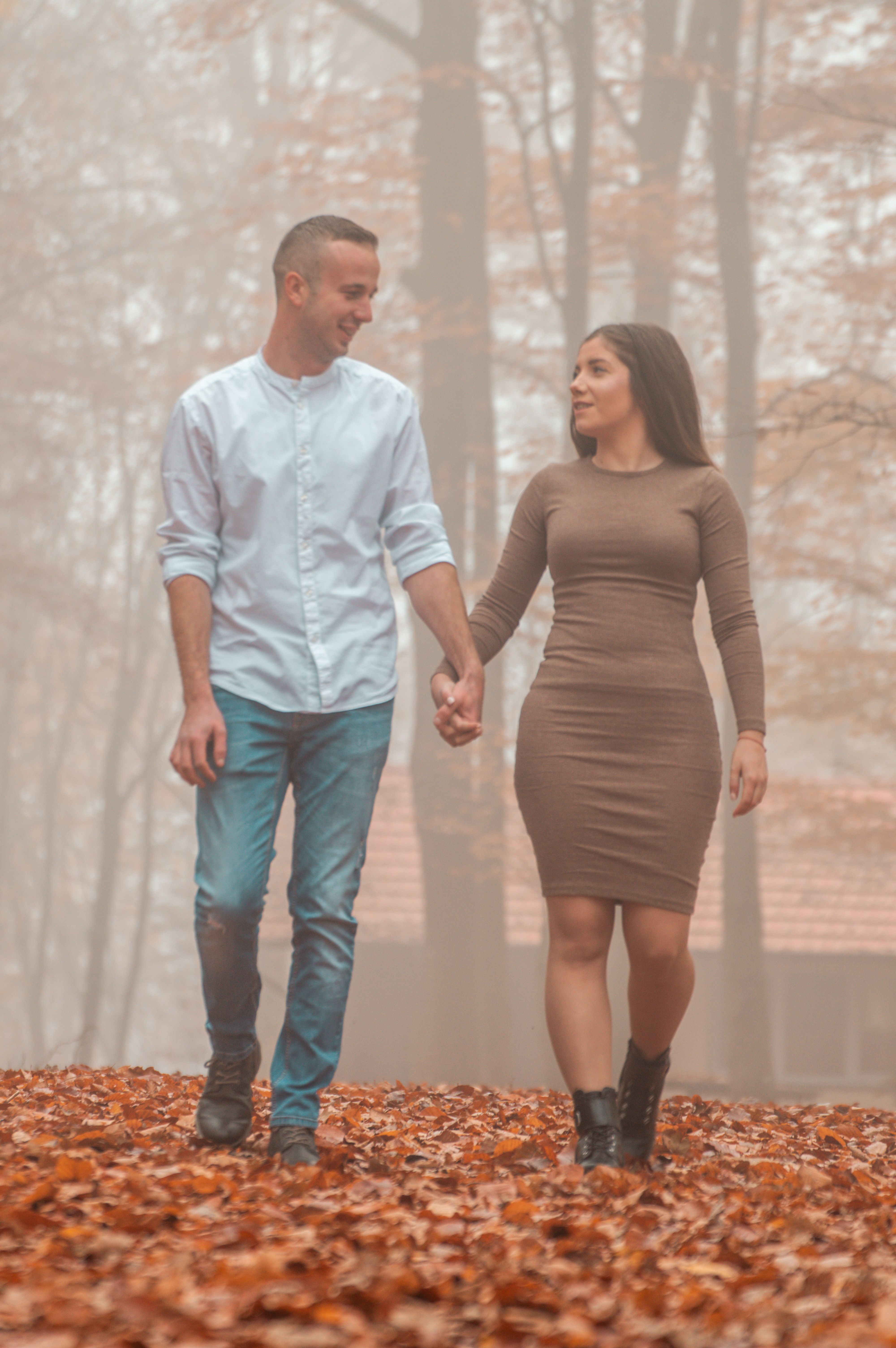 Online dating: starting a conversation on a niche platform