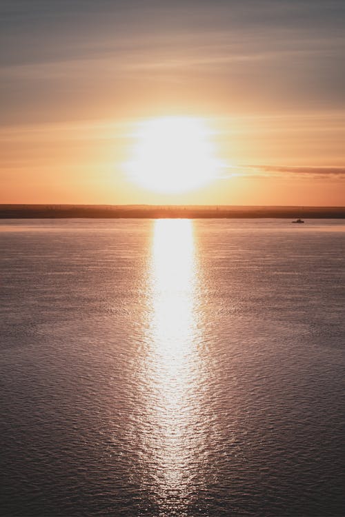 Kostenloses Stock Foto zu dämmerung, horizont, meer