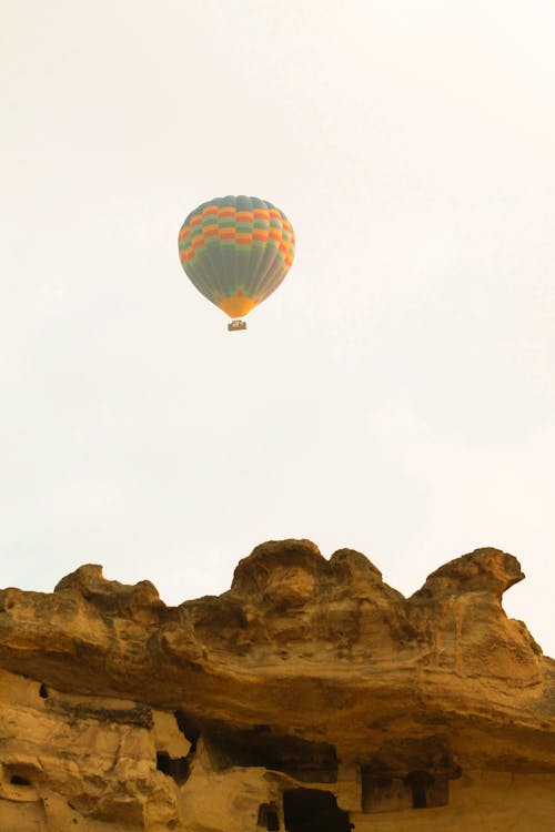 Безкоштовне стокове фото на тему «cappadocia, вертикальні постріл, монгольф’єр» стокове фото